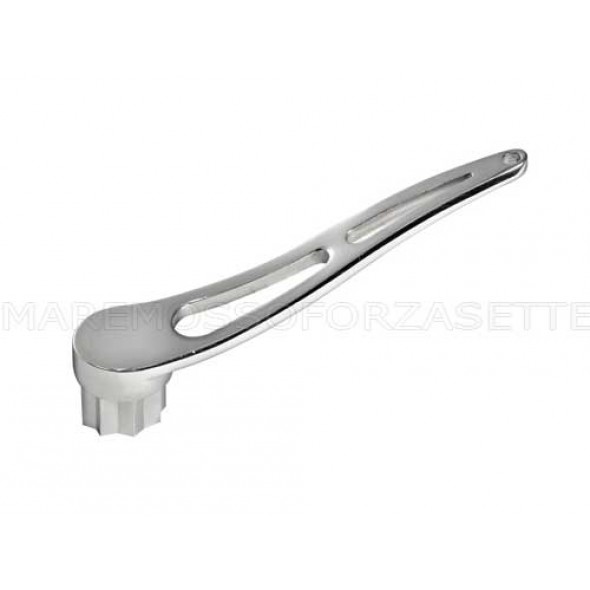 HANDLE SUITABLE FOR OPENING FUEL, WATER AND LOCKER PLUGS
